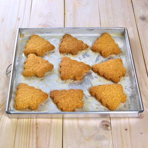 Resep Cookies Ginger Pohon Natal Step 3