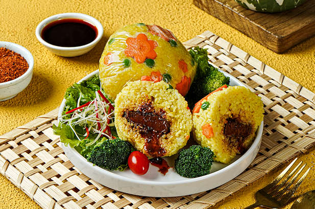 Nasi Kuning Bomb Rendang