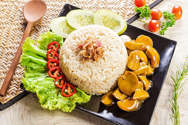 Nasi Uduk Semur Jengkol